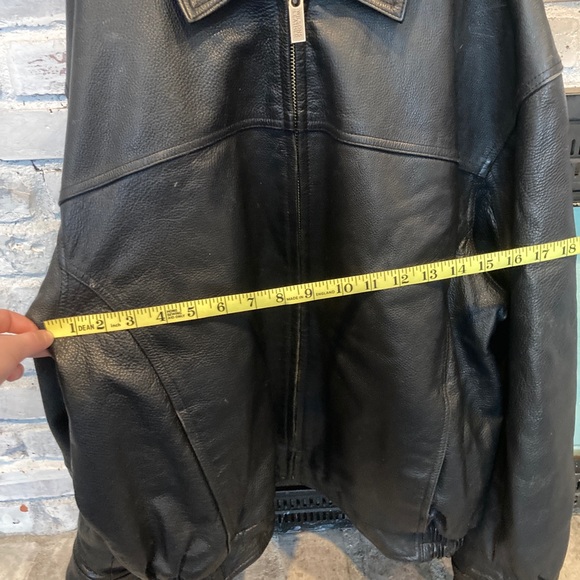 Vintage Wilson’s Genuine Leather Coat - Picture 4 of 11